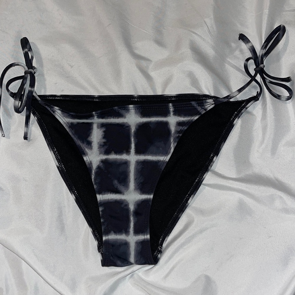 Bikini bottoms